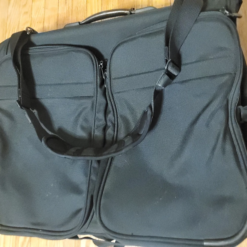Brigs&Riley Sleek Black Men's Travel Luggage, Garment Bag Mens